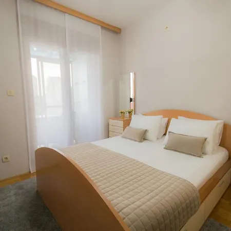 Nest Apartment *