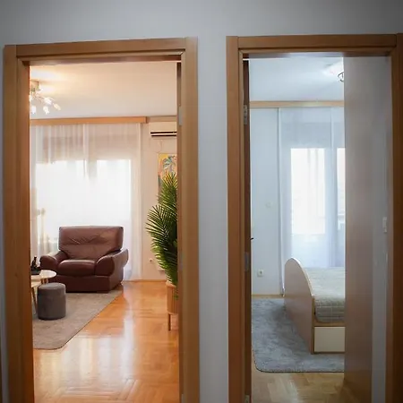 Nest * Podgorica